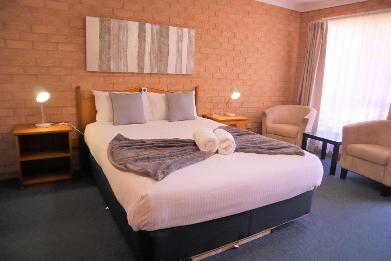 Golden Chain Aalana Motor Inn Cowra Εξωτερικό φωτογραφία