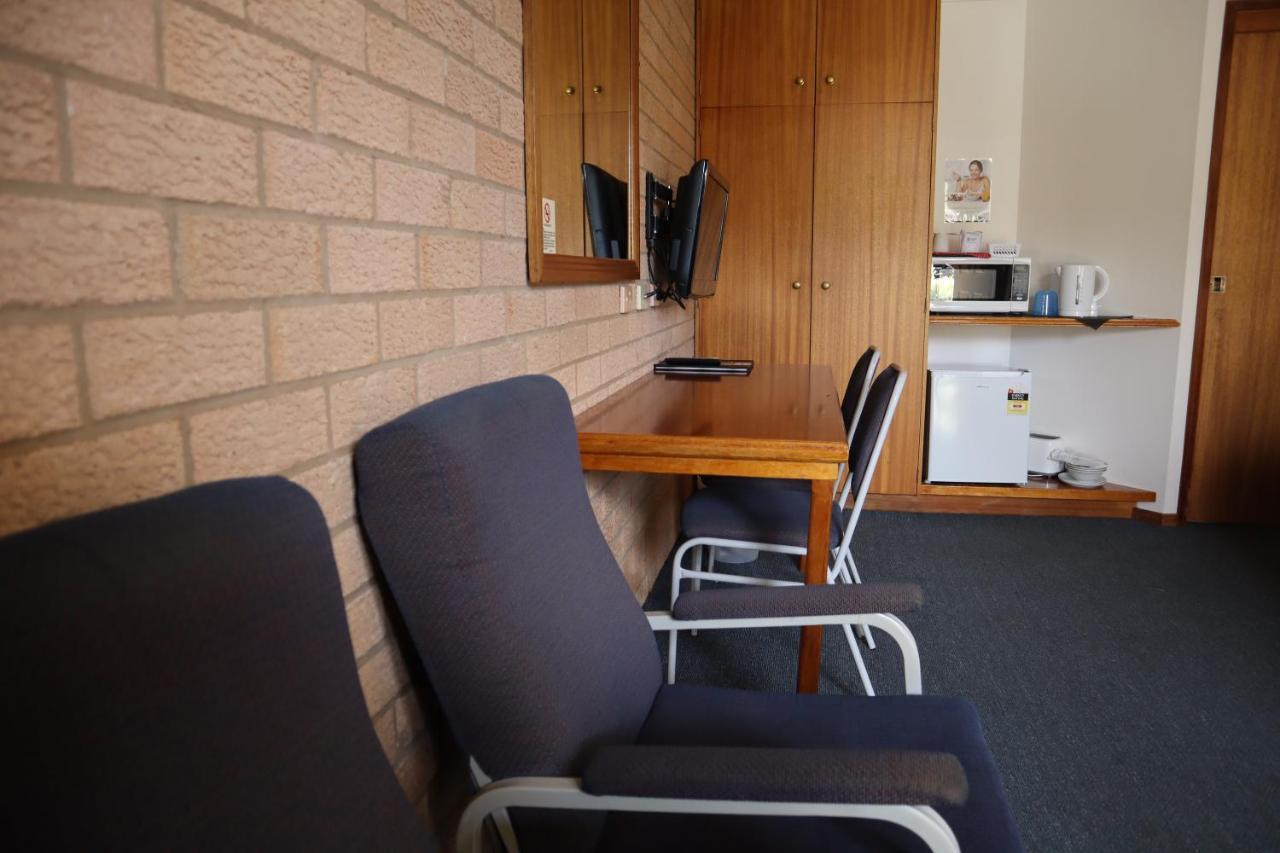 Golden Chain Aalana Motor Inn Cowra Εξωτερικό φωτογραφία