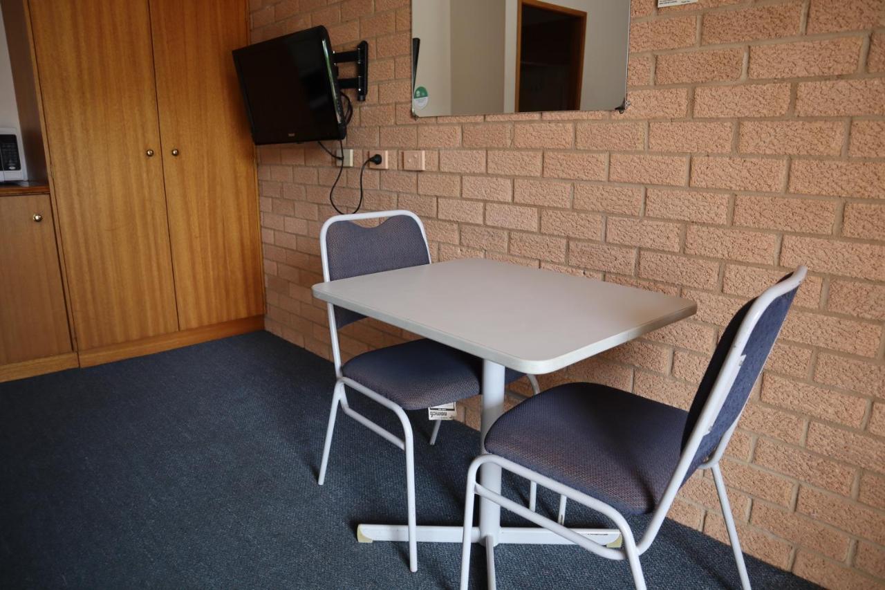 Golden Chain Aalana Motor Inn Cowra Εξωτερικό φωτογραφία