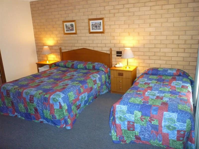 Golden Chain Aalana Motor Inn Cowra Εξωτερικό φωτογραφία