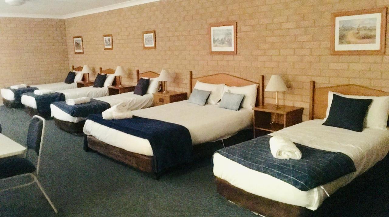 Golden Chain Aalana Motor Inn Cowra Εξωτερικό φωτογραφία